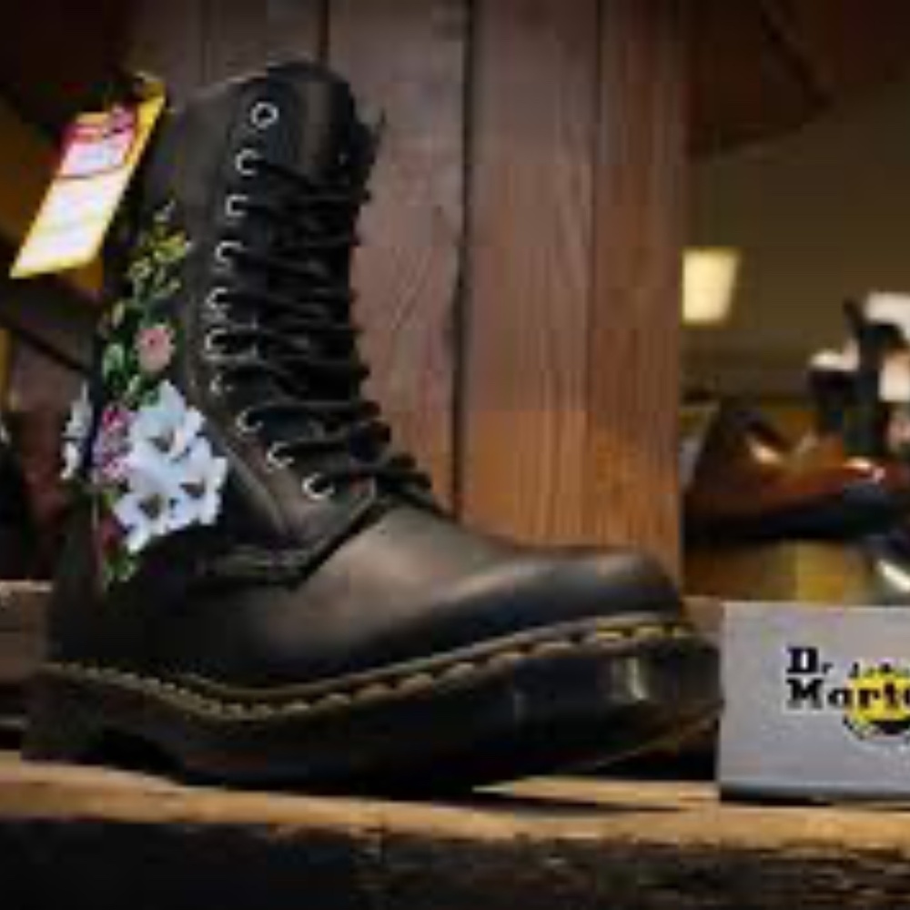 Dr. Martens Women's 1490 Floral Bloom 10-Eye Leather Vonda Butterfly Mid-Calf